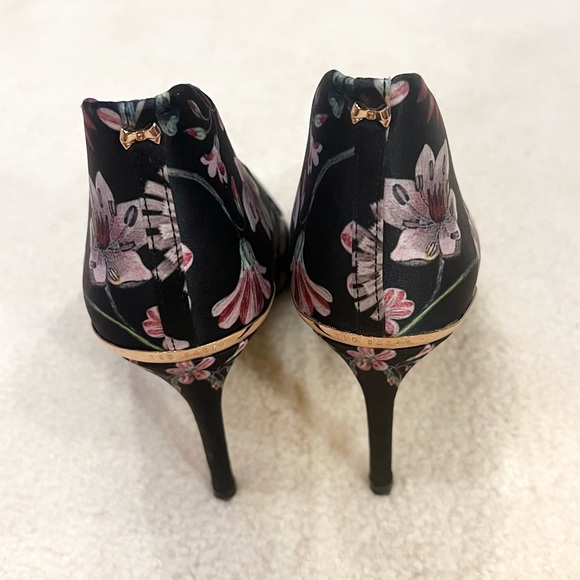 Ted Baker Savei Flower Heels - Picture 4 of 10